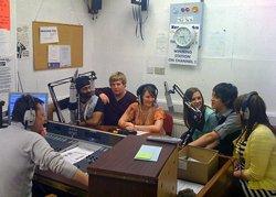 dave bee and cast of reet petite in studio